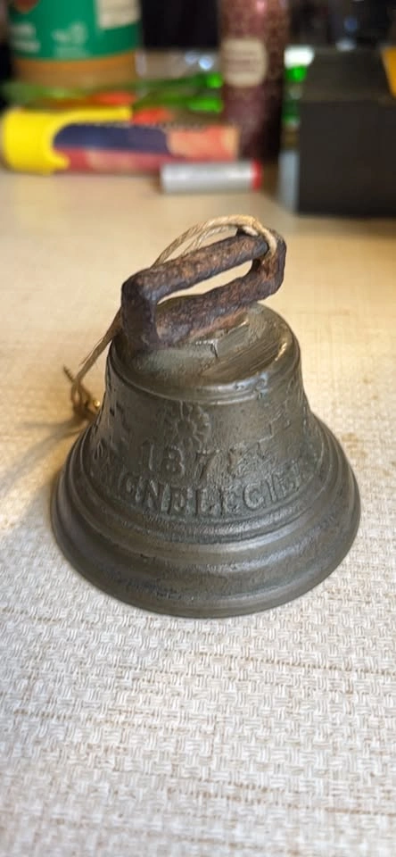 Old Metal cow/goat bell with 'CHANTEL FONDEUR' Text 1878 - photo 2
