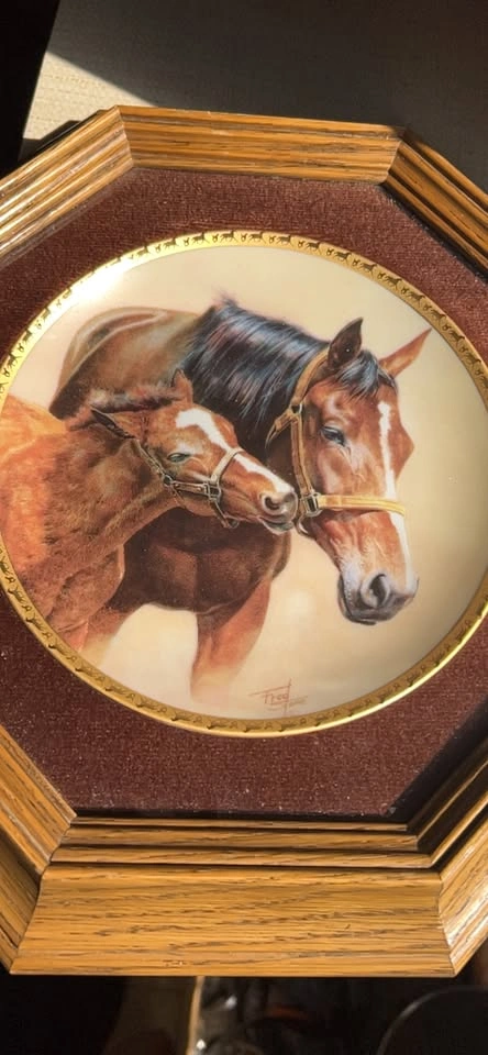 Decorative Octagonal Wooden Framed Plate with Horse Painting - photo 2