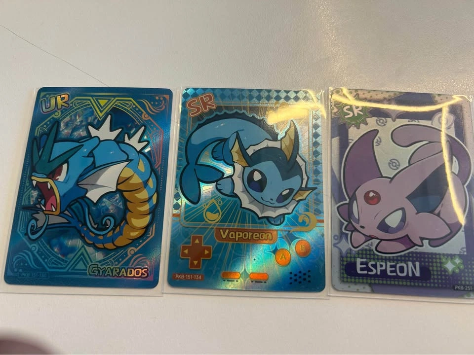 Selling Pokémon cards and magnets - photo 3
