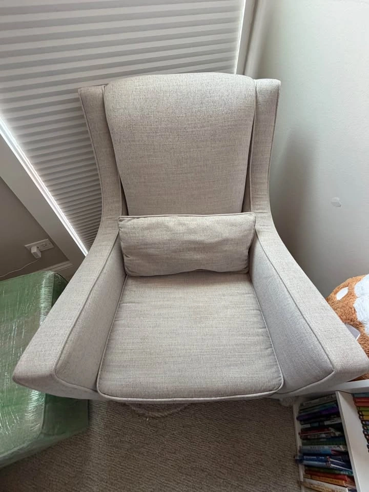 Walter E. Smithe Taylor Swivel Glider & Glider Ottoman - photo 3