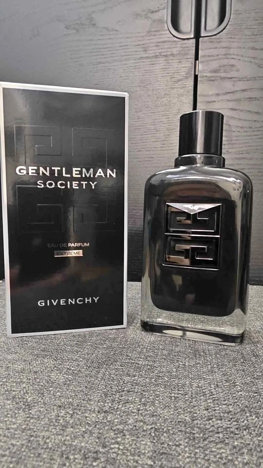 Givenchy Gentleman Society Eau de Parfum Extreme