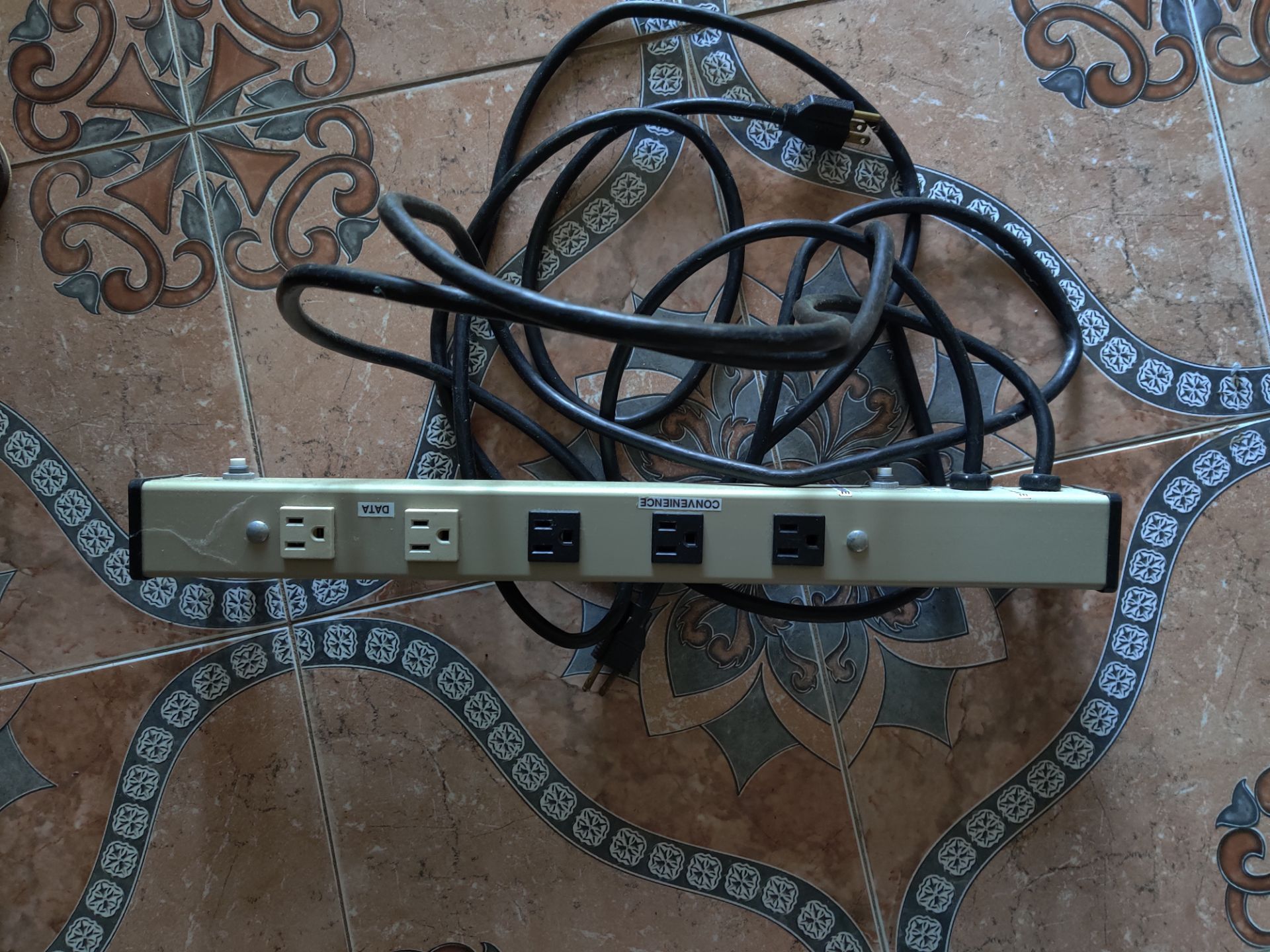 Excellent Metal Power Strip with Data and Convenience Outlets - photo 4
