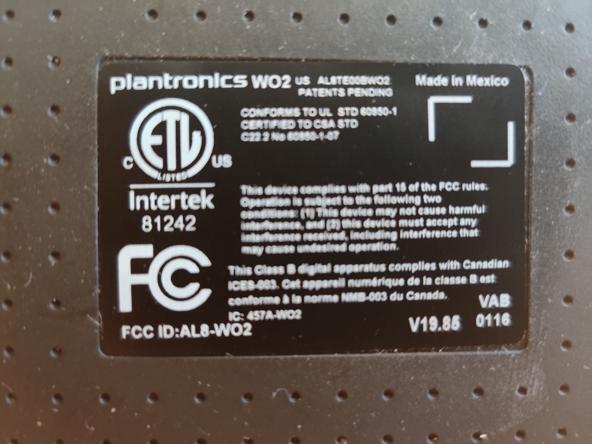NEW Plantronics Wireless Headset with Charging Base - photo 3