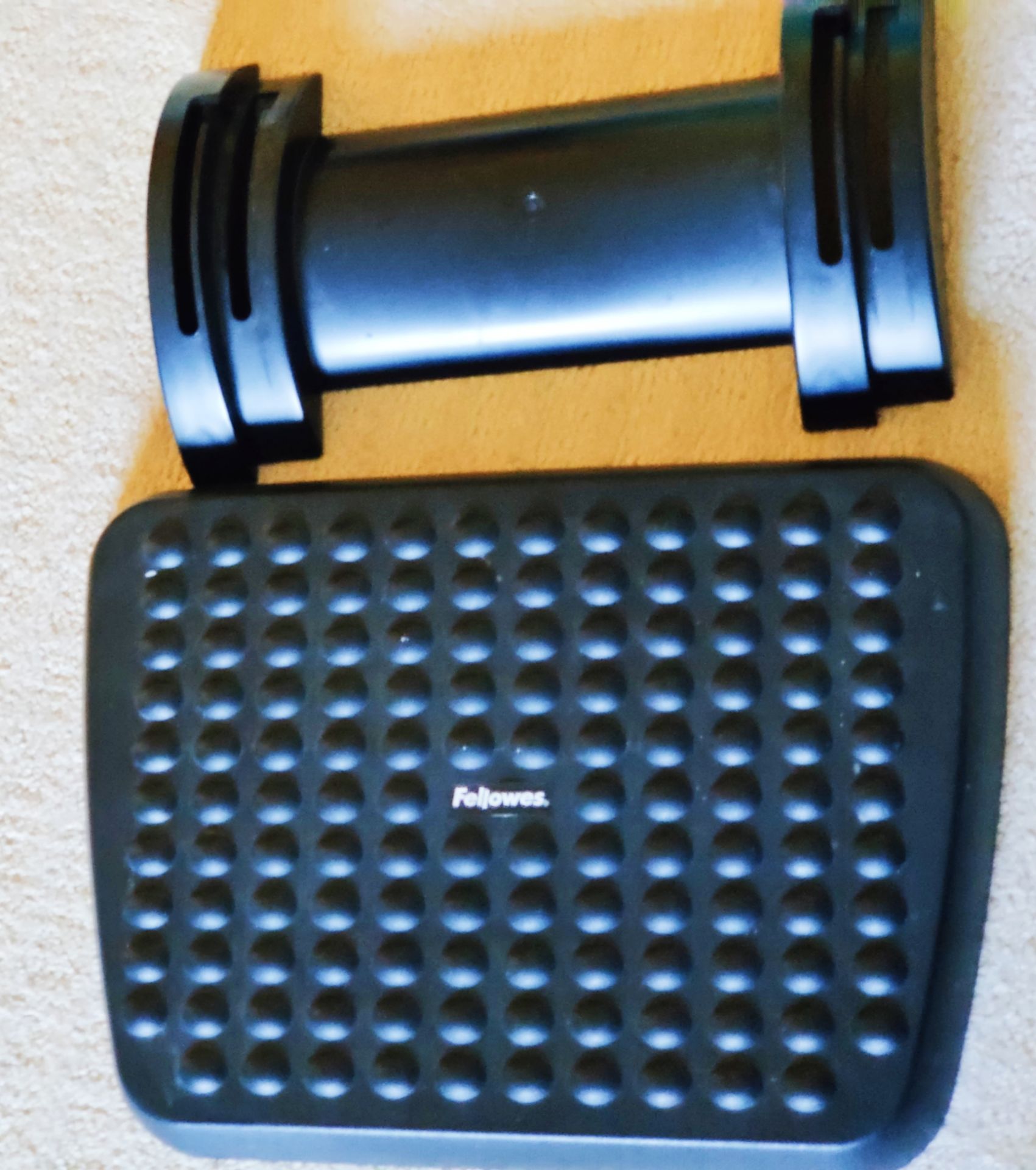 Fellowes Ergonomic Footrest - photo 2