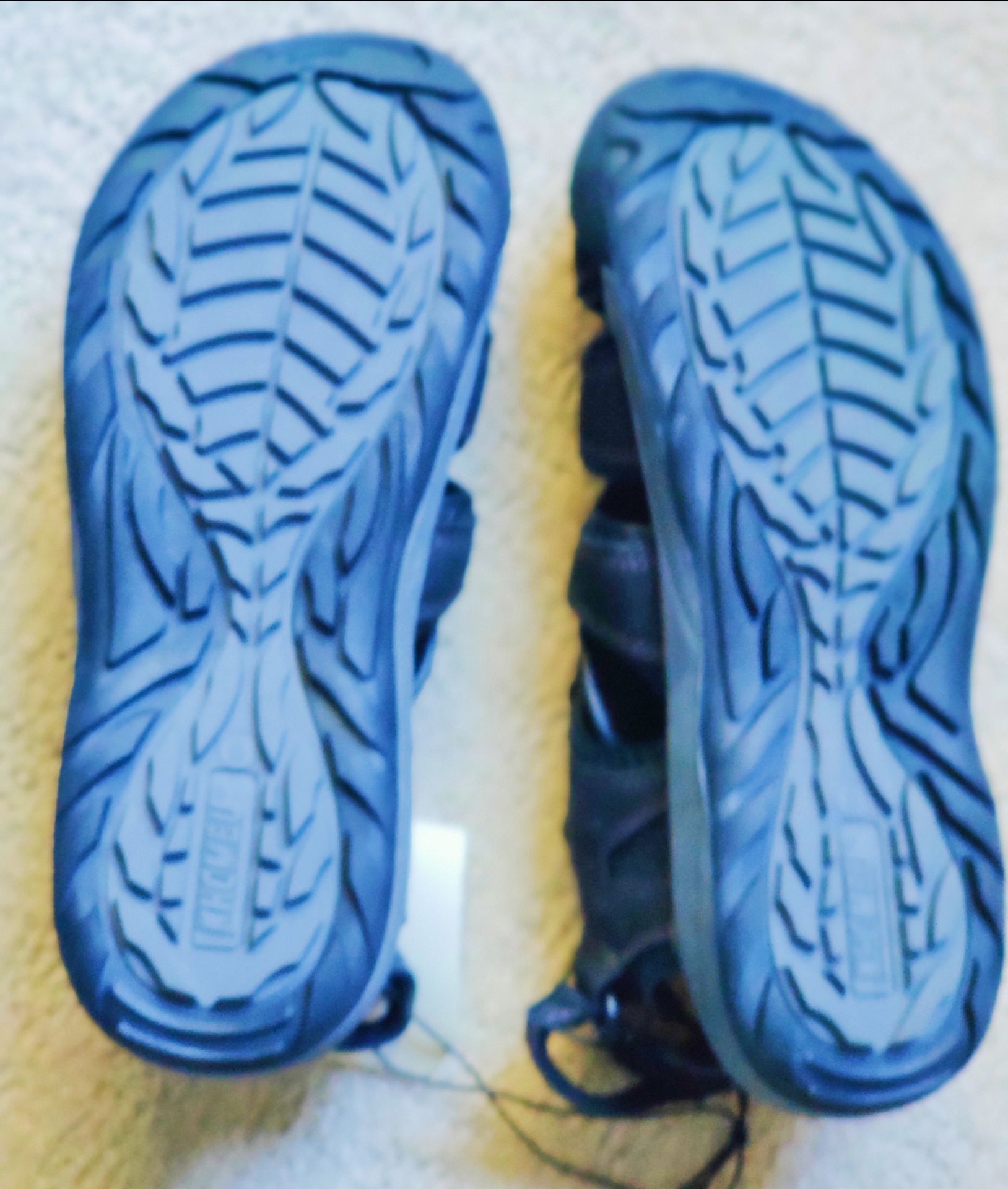 NEW Trevor-X Black Closed-Toe Sandals Size 8M - photo 3