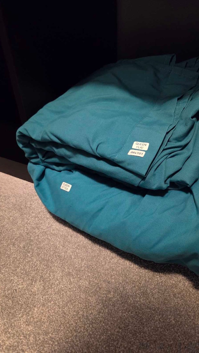 Dark Teal/Turquoise Queen Sheet Set