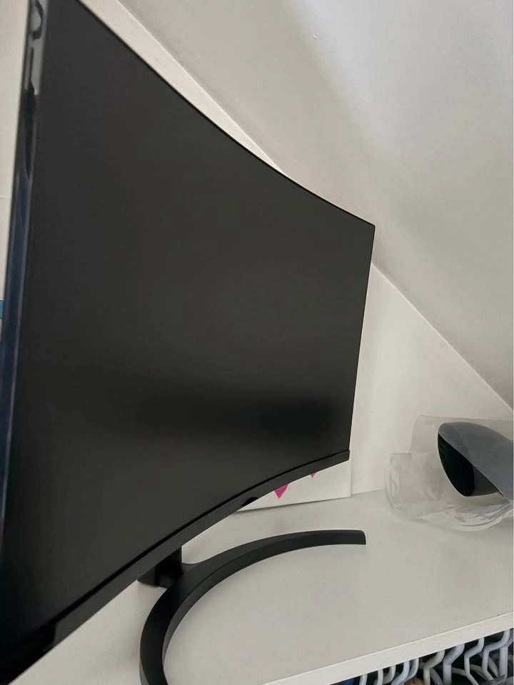 Acer ED273 27" Curved Monitor - photo 2