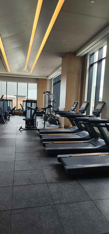 2 Bed + 2 Bath Condo for Rent | 25th Floor | VMC Vaughan - photo 2