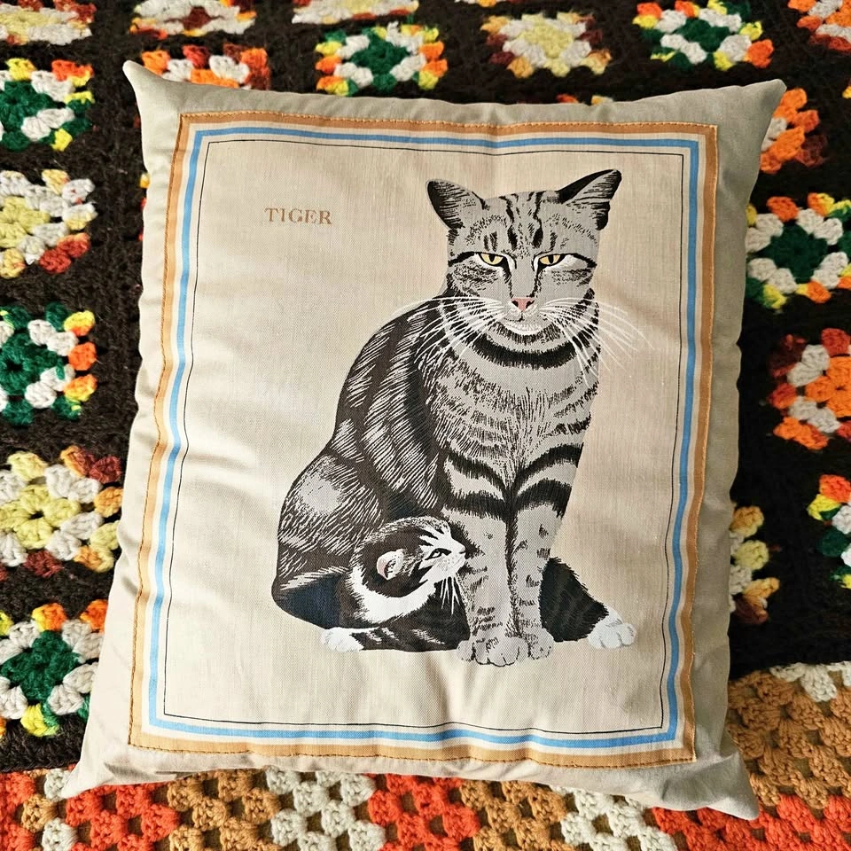 Vintage Cat Cushion Pillow Retro Tabby Cat Kitten Decorative