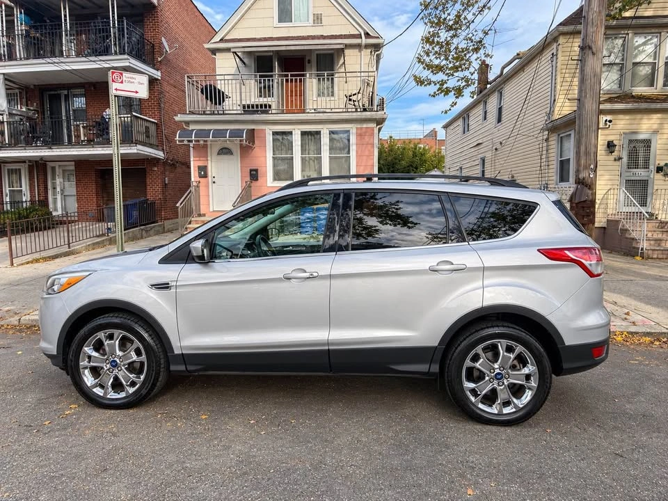 2015 Ford Escape · SE Sport SUV 4D - photo 4