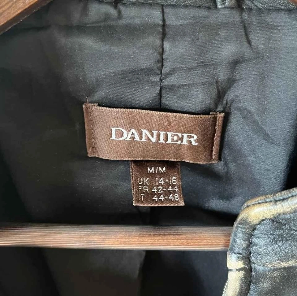 Danier women's leather jacket - photo 3