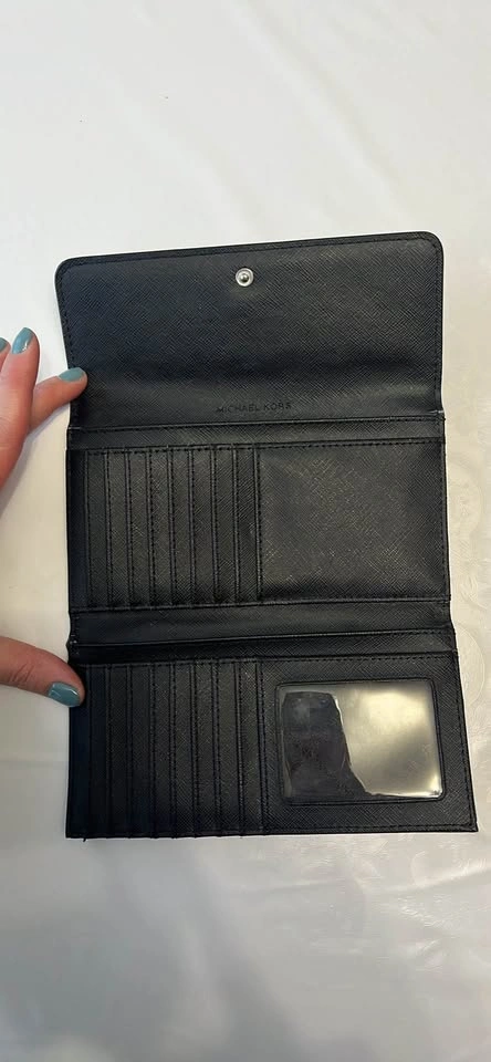 Michael Kors Black Leather Wallet - photo 3