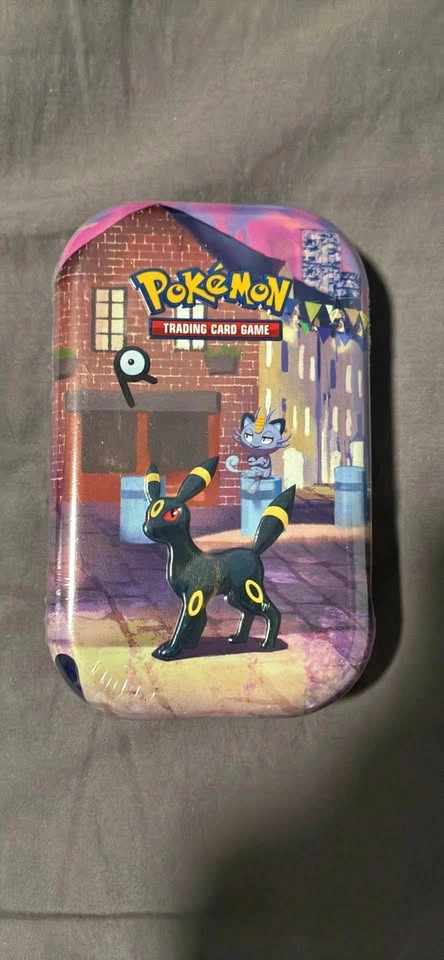 30th mini tins (umbreon & pikachu)
