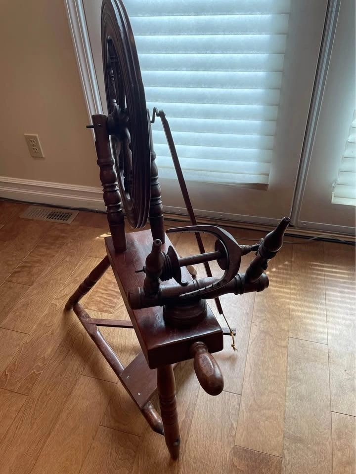 Vintage Spinning wheel - photo 3