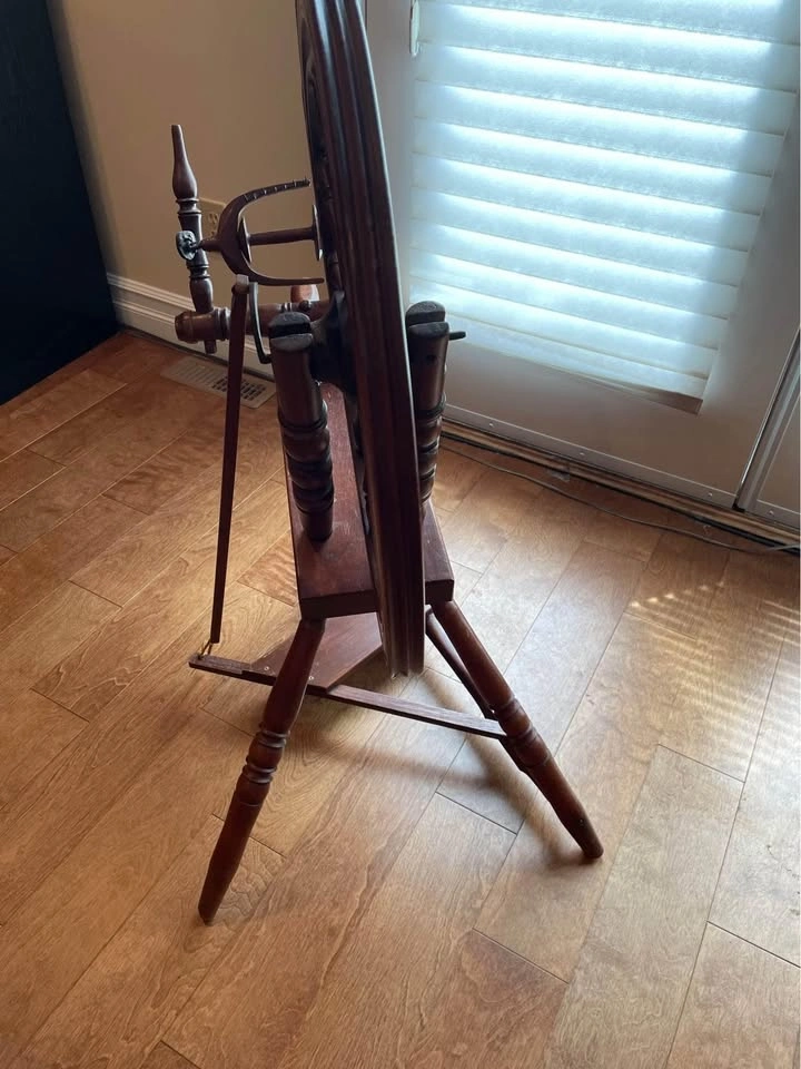 Vintage Spinning wheel - photo 5