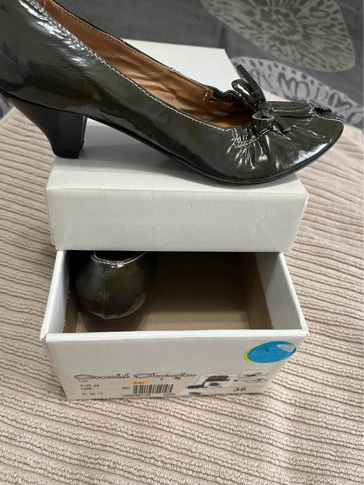 Shoes grey size 6