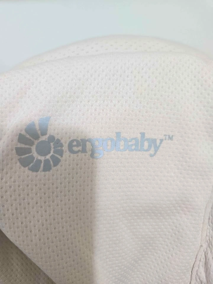 Ergobaby Embrace Newborn Baby Carrier – Brand New - photo 5