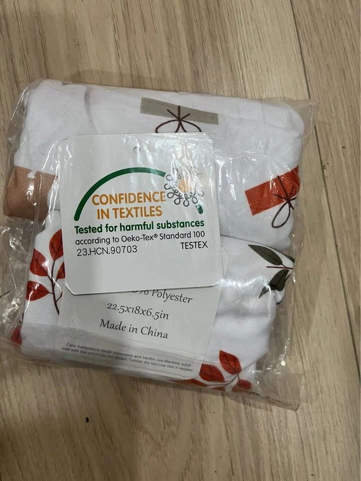 NEW Nursing pillow with 2 covers - photo 4