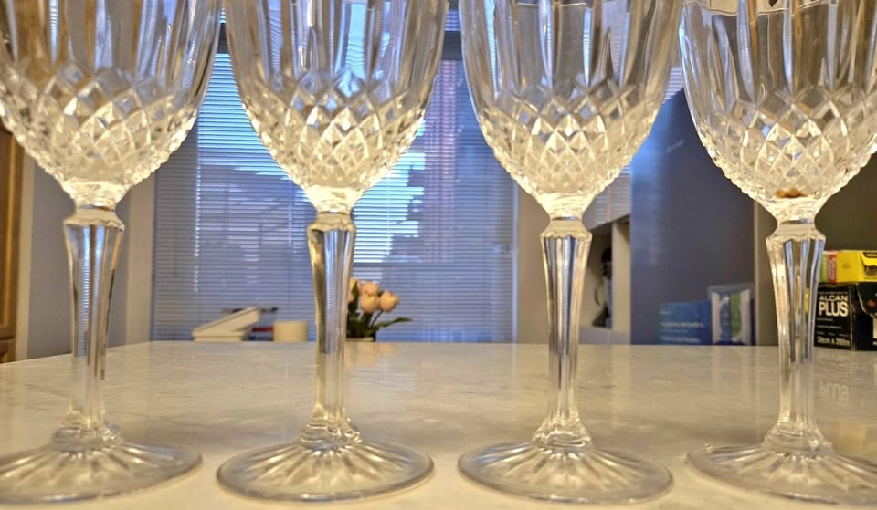 Set of 4 Crystal Wine Glasses