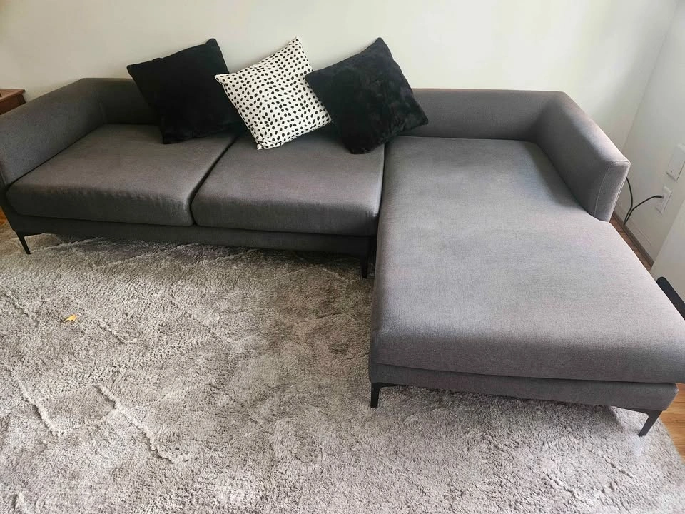 Charcoal sectional couch - photo 4