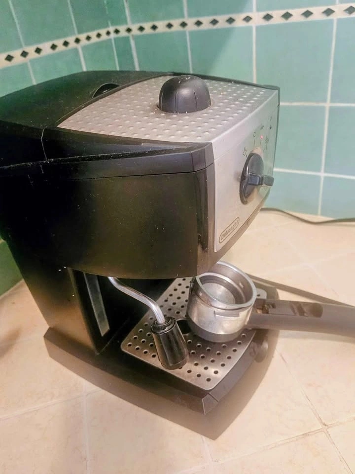 DeLonghi Expresso machine - photo 2