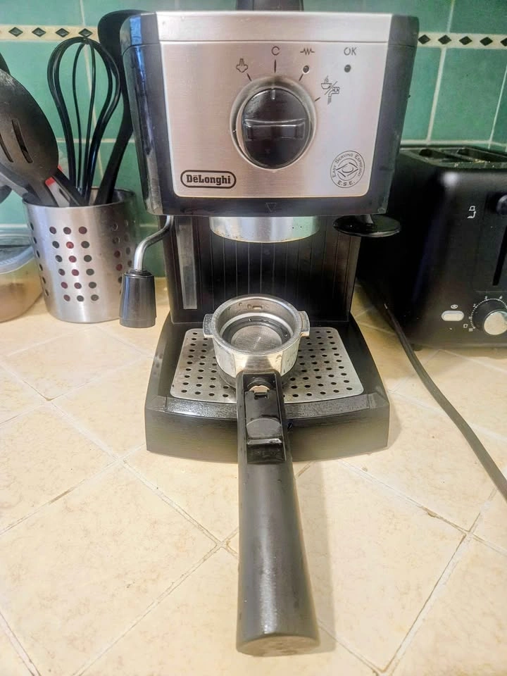 DeLonghi Expresso machine - photo 3