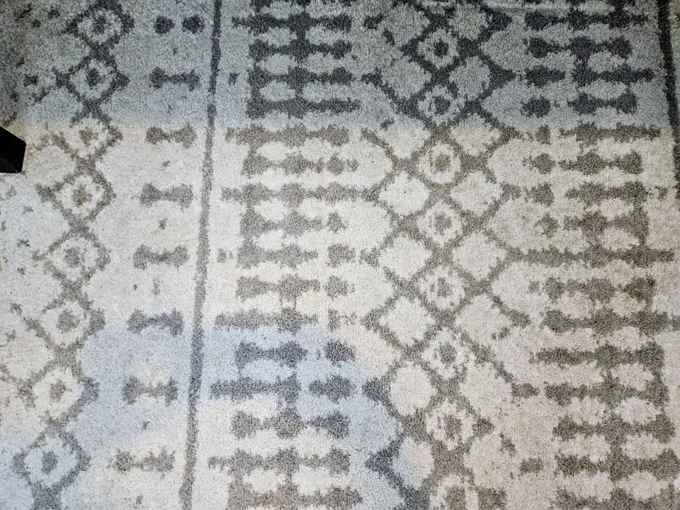 Modern Moroccon geometric area rug - photo 2