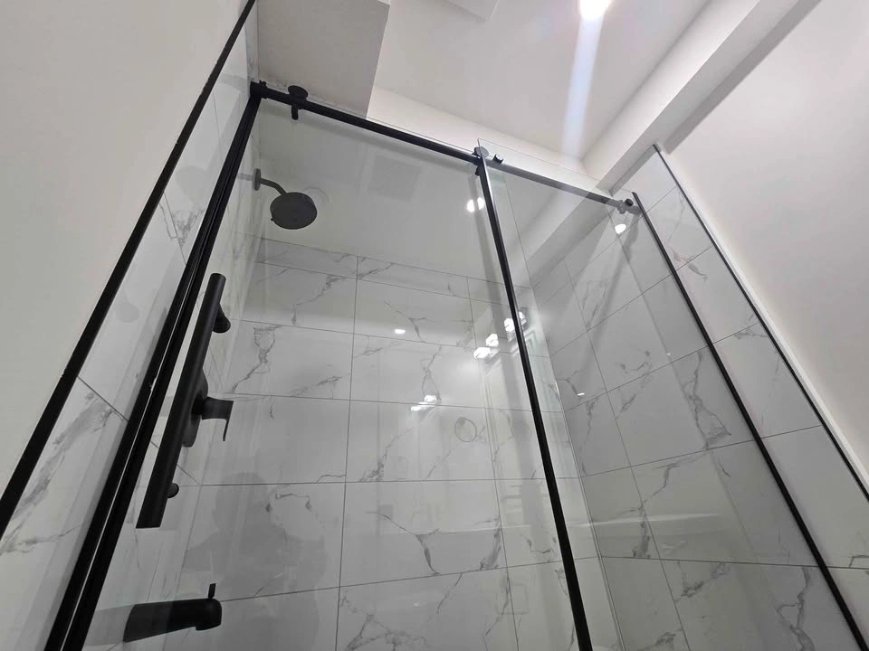 8MM Frameless Glass Shower / Tub Door – Supply & Install - photo 4