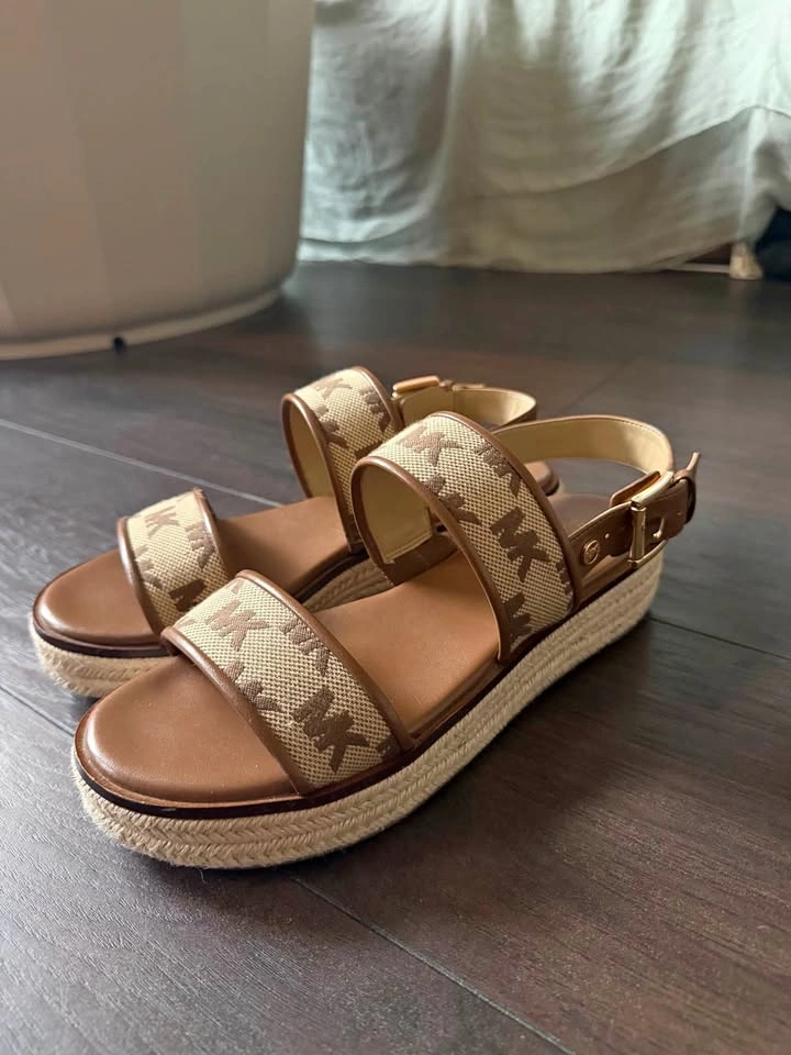 Michael Kors Logo Sandals (Size 8.5)