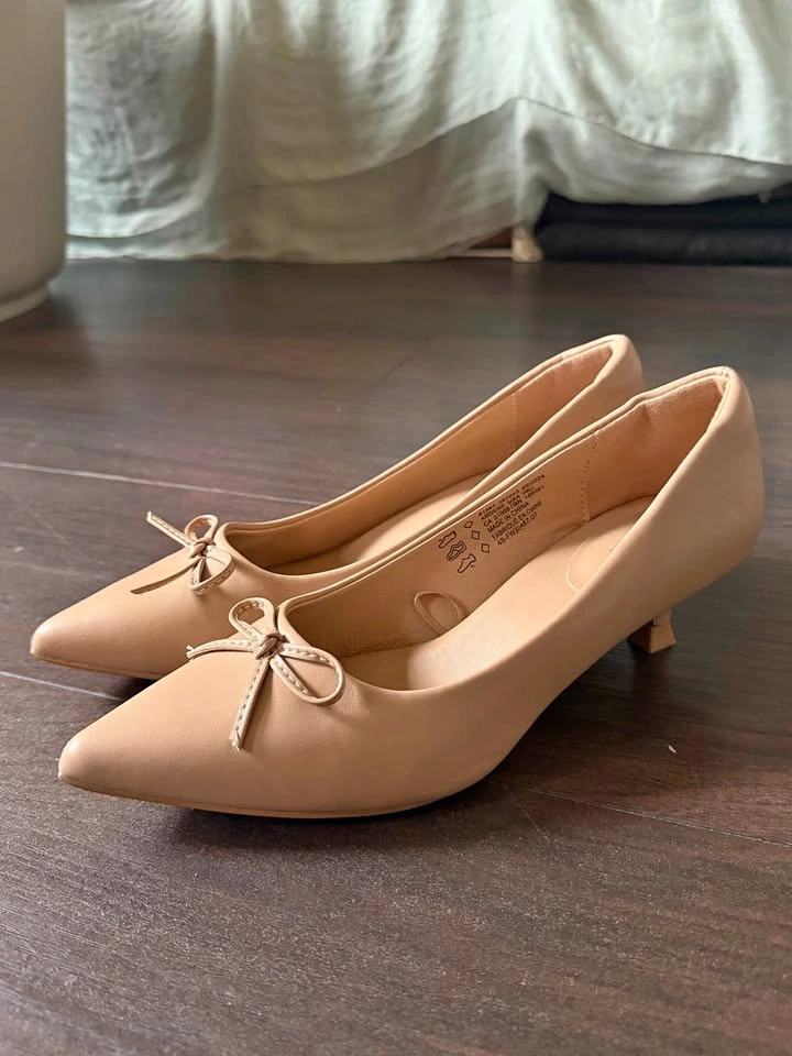 Ardene Pale Mauve Kitten heels (Size 9)