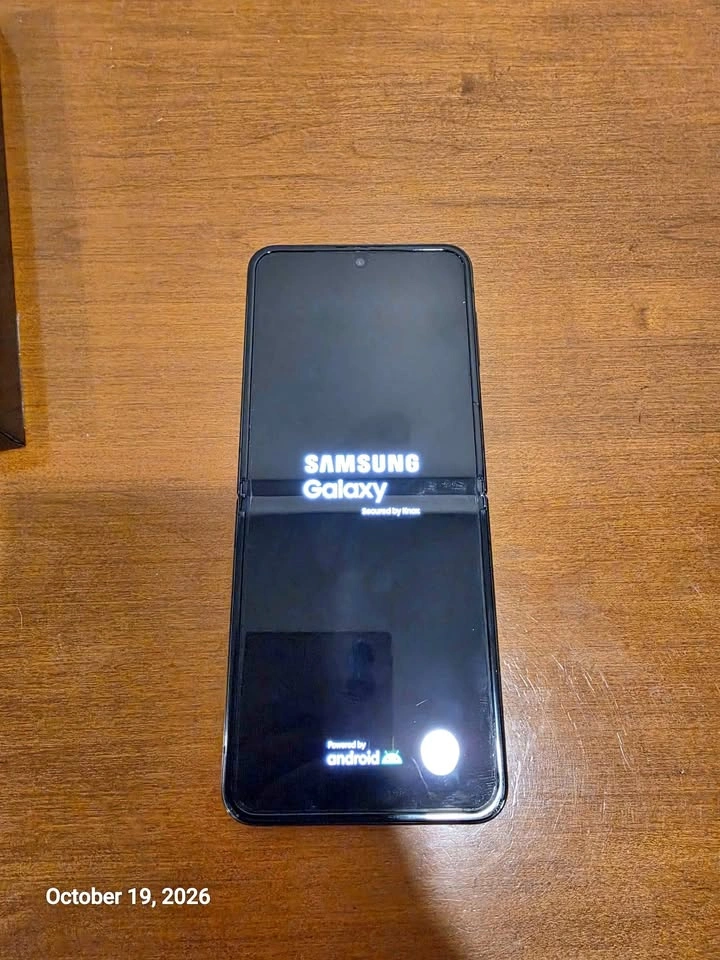 Samsung Galaxy Z Flip4