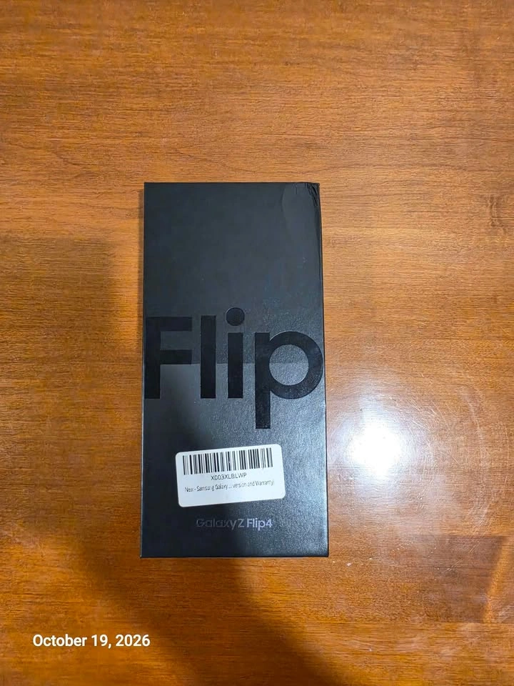 Samsung Galaxy Z Flip4 - photo 2