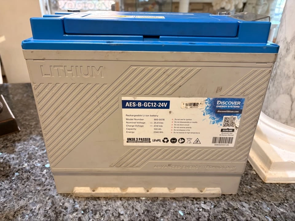 Discover AES BLUE 24V 100Ah LiFePO4 Lithium Battery - Bluetooth - photo 3