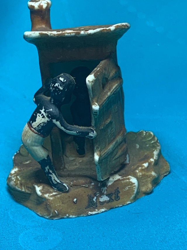 Vintage Porcelain Outhouse Figurine - photo 4