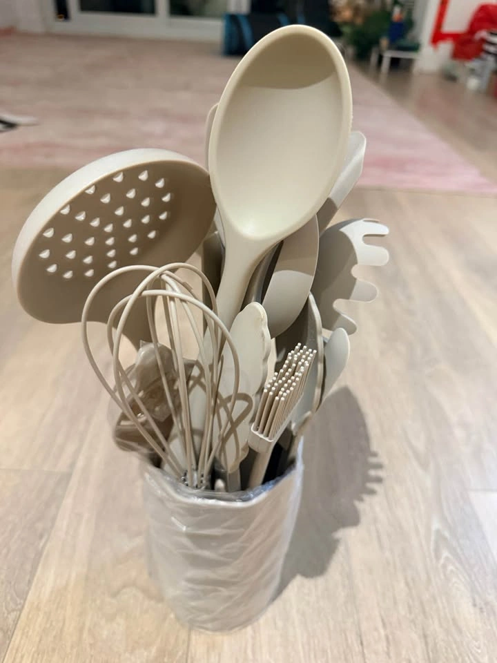 Silicone Kitchen Utensil Set with Holder – Beige - photo 3