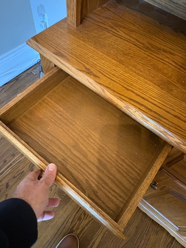 Oak Hutch & Chairs - photo 2