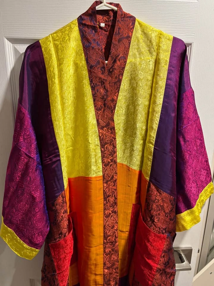 Vintage Silk Sari Patchwork Kimono Robe - Size S/M - photo 4
