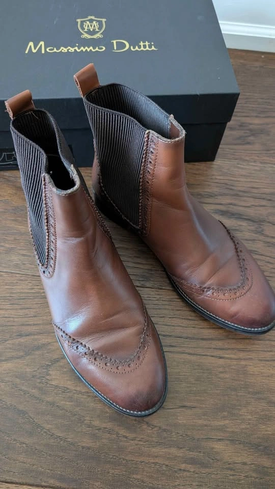 Massimo Dutti Women's Leather Chelsea Ankle boots - size 7.5 - photo 3