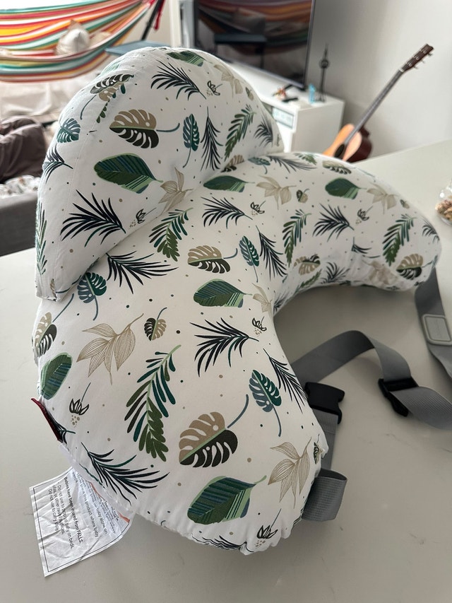 Momcozy Nursing Pillow – Brand New