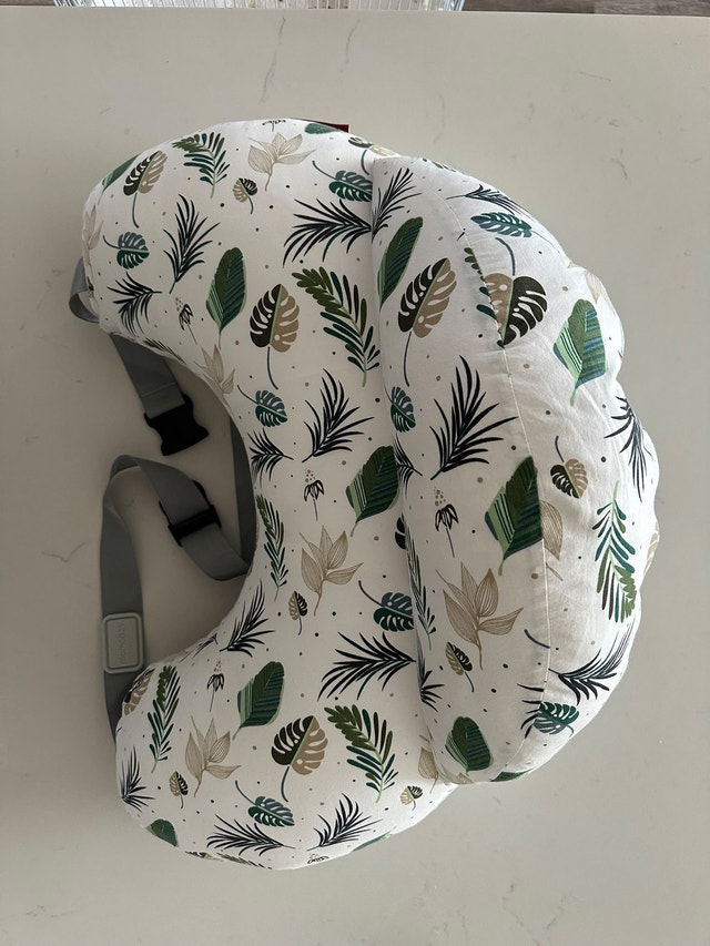 Momcozy Nursing Pillow – Brand New - photo 2
