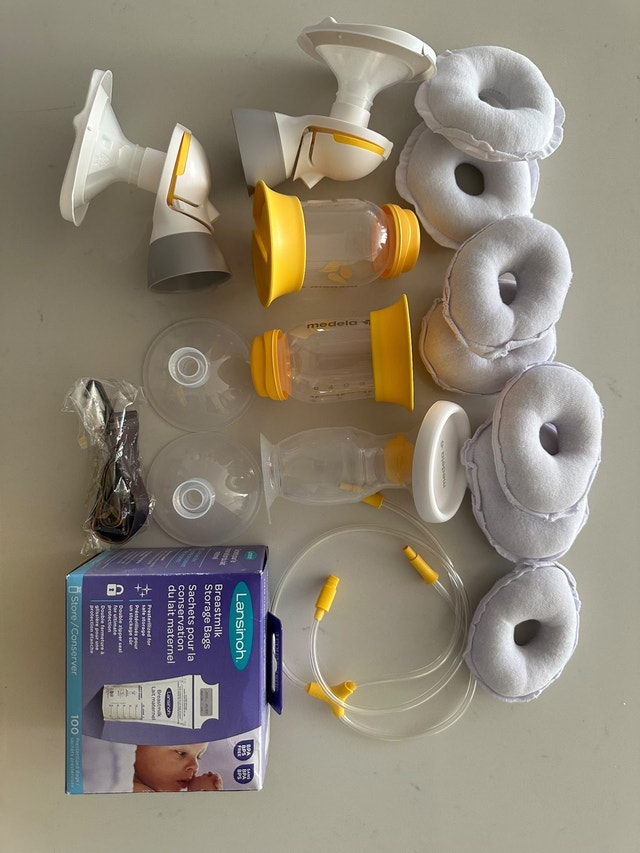 Medela Breast Pump Bundle – 2 Pumps, Milk Bags & More - photo 2