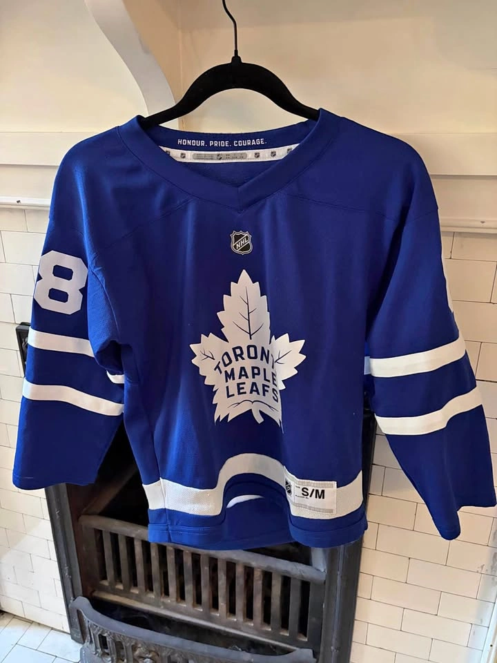 Toronto Maple Leafs William Nylander Jersey Size S/M Youth