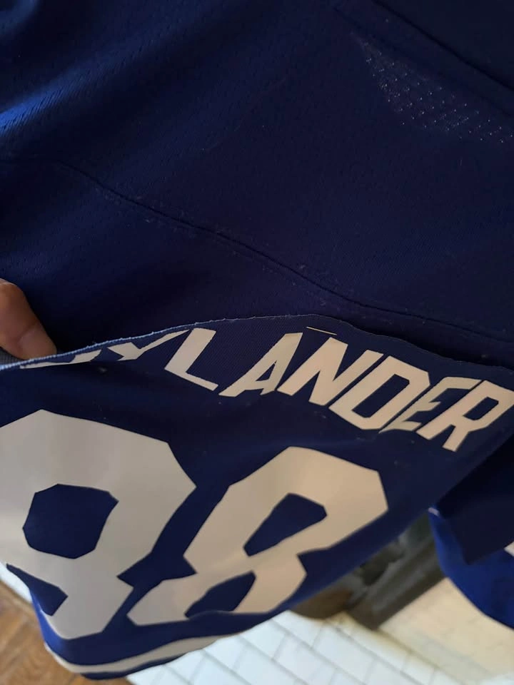 Toronto Maple Leafs William Nylander Jersey Size S/M Youth - photo 3