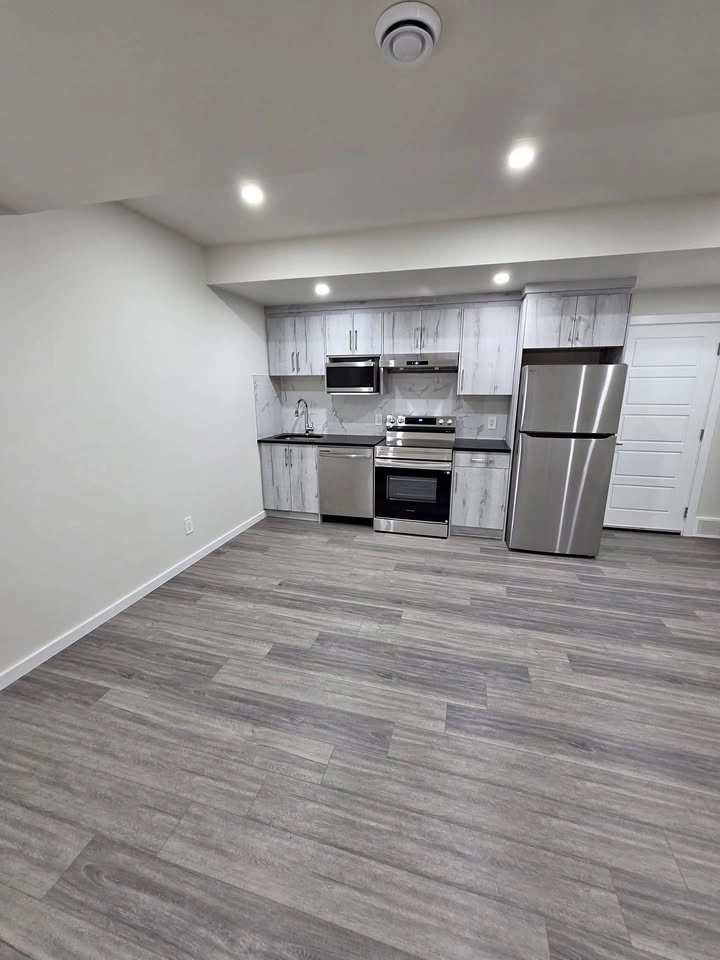 Legal Basement Suite in Savanna 2 Beds 1 Bath