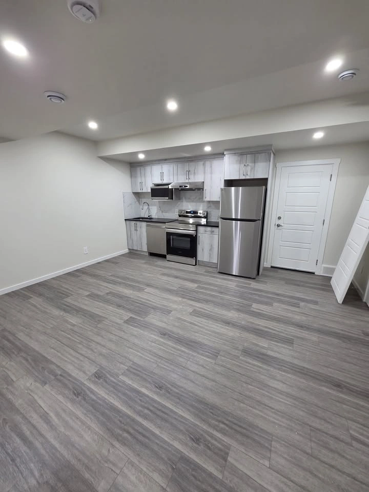 Legal Basement Suite in Savanna 2 Beds 1 Bath - photo 4