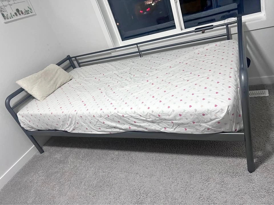 Single bed