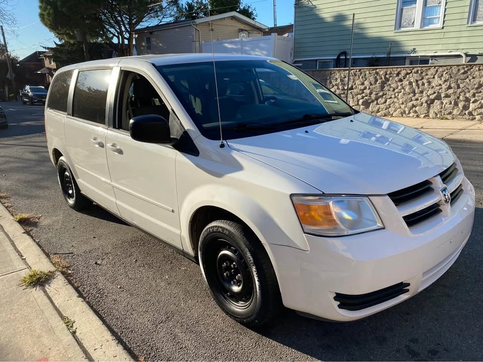 2010 Dodge Grand Caravan SE Minivan - photo 2