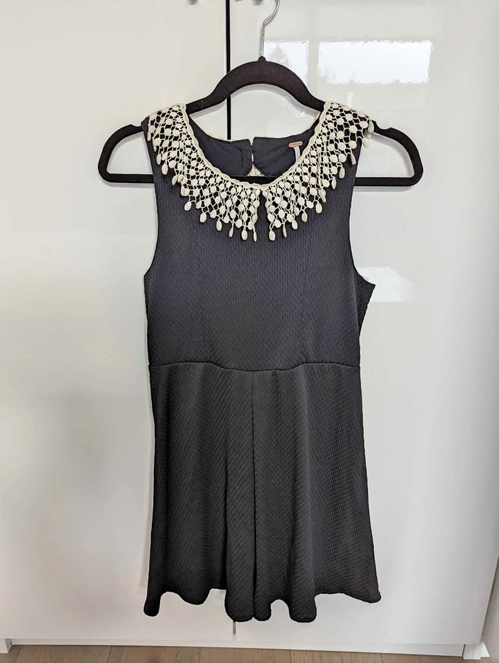 Free People Black Crochet Lace Sleeveless Top - Small