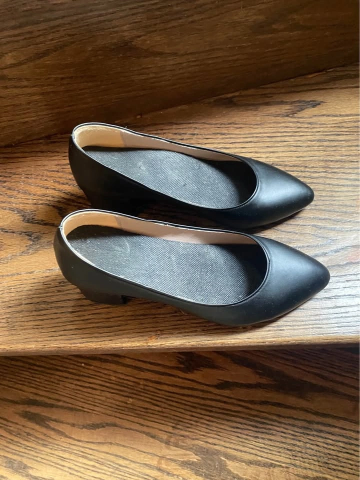 SoftMoc Moccasins, Black Pumps, and Slide Sandals Bundle - photo 5