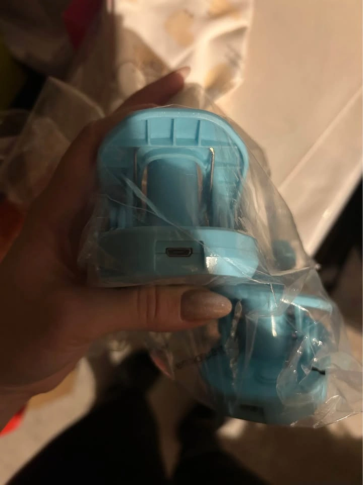Blue Clip-On Rechargeable Mini Fan (no charger) - photo 2